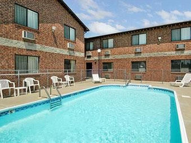 Super 8 By Wyndham Chanute Exterior photo